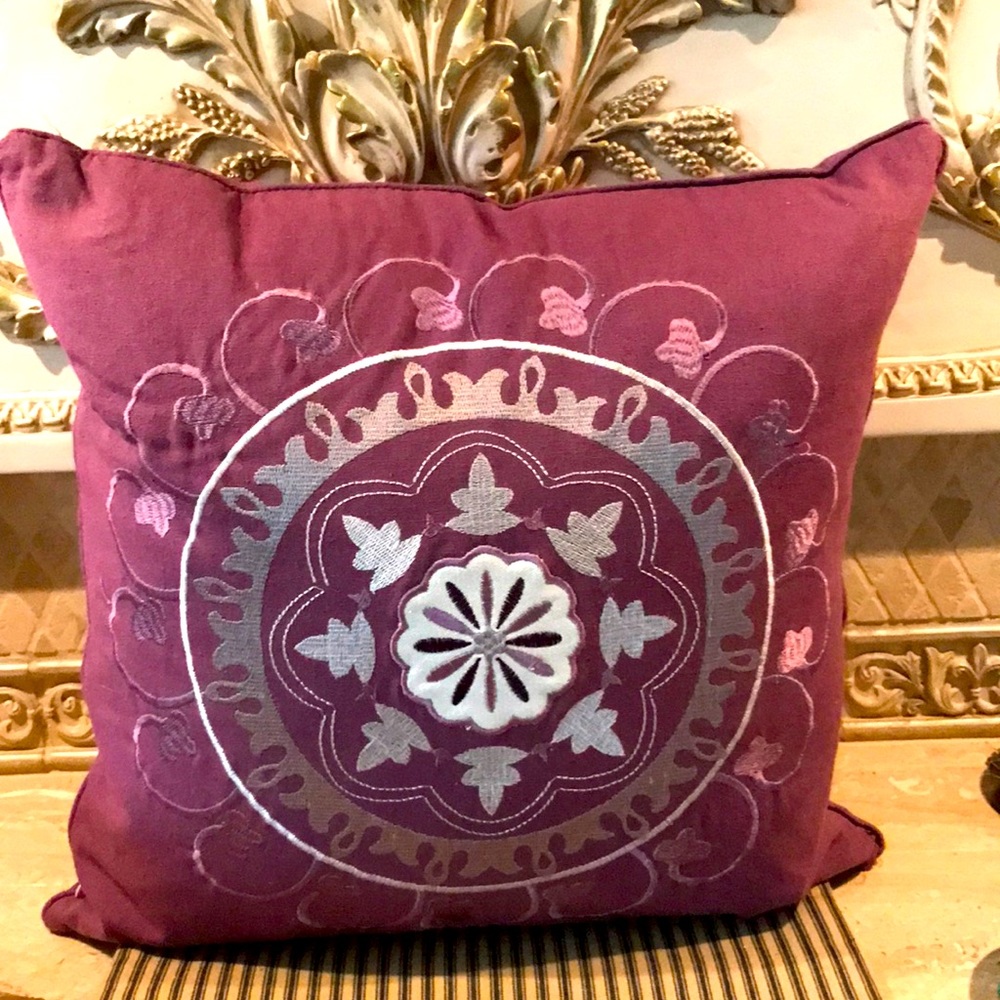 NWT Grandinroad Mauve 17” Decorative Pillow